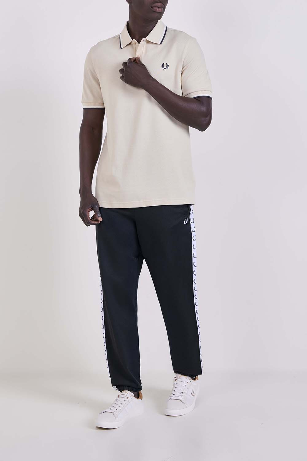 חולצת פולו בגזרה ישרה